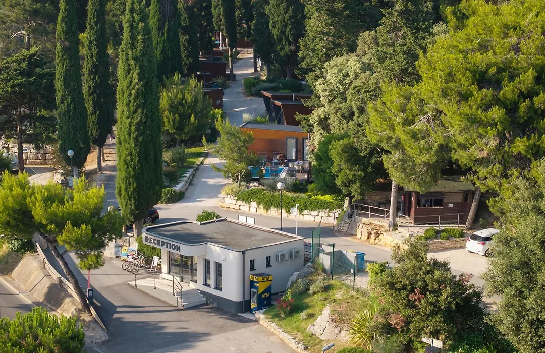Porton Nature Hideouts-1